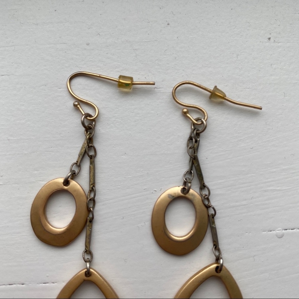 Vintage matte gold dangling drop hoop earrings - Picture 3 of 6